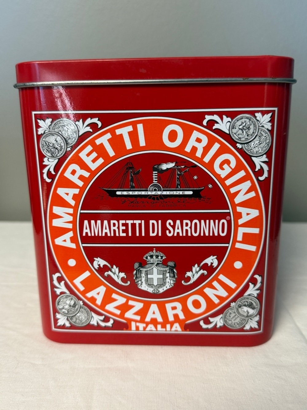 Amaretti di Saronno Lazzaroni Red Tin Italy Square Cookie Tin [B]
